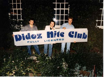 Kev Steed and Louie Martin in 1989 holding the Didoz sign